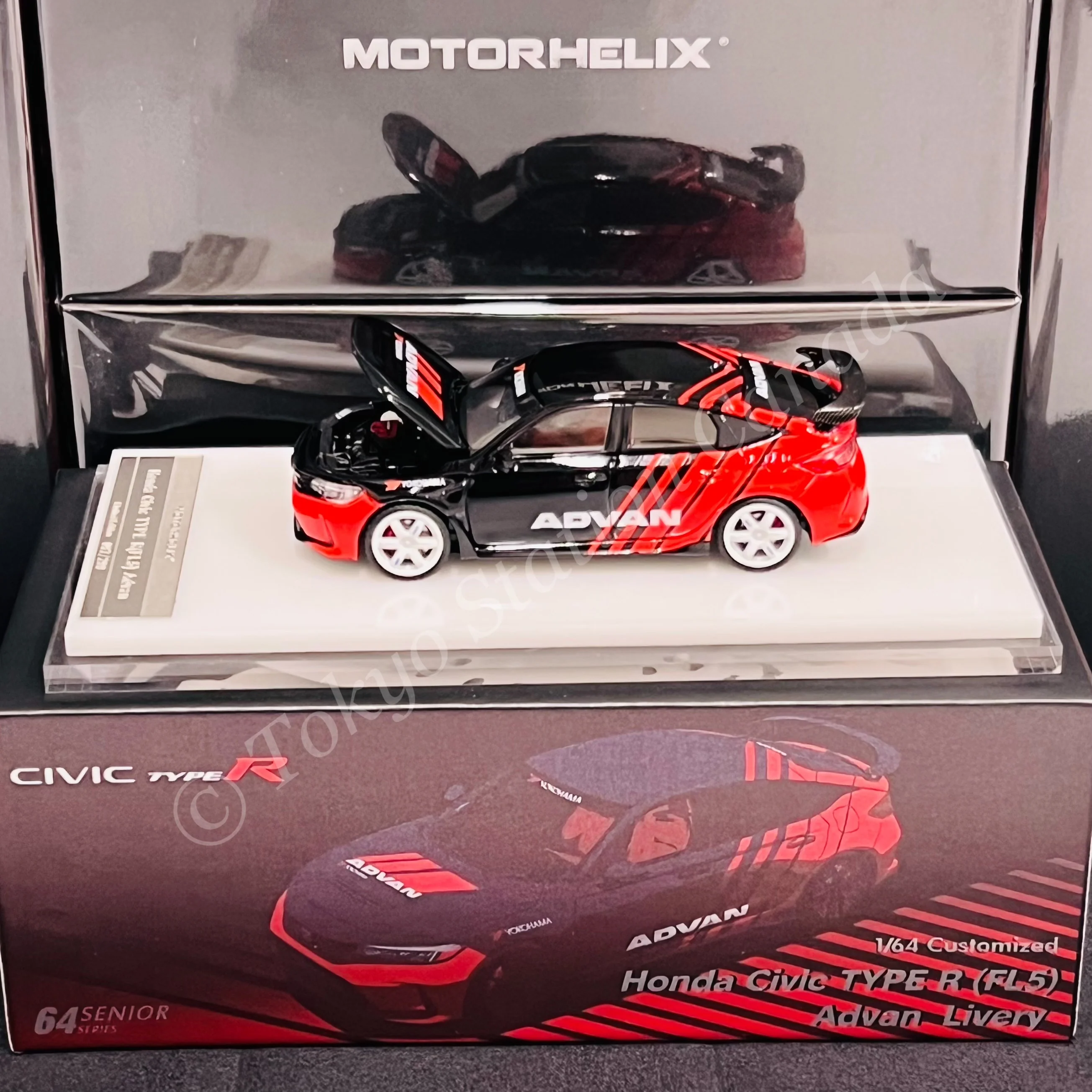 MOTORHELIX 64SENIOR 1/64 Customized Honda Civic Type R FL5 Advan Livery HEC 2025 Exclusive Model M65323