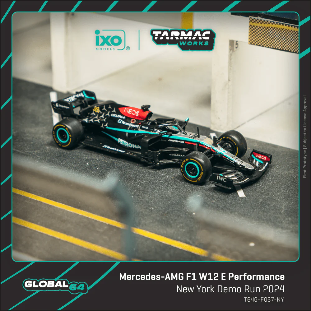 TARMAC WORKS GLOBAL64 1/64 Mercedes-AMG F1 W12 E Performance New York Demo Run 2024 Lewis Hamilton T64G-F037-NY